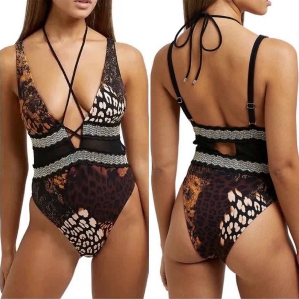 New! River Island High Apex One-Piece Size 4 NWT